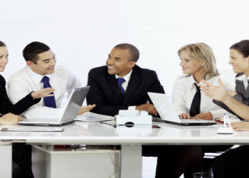 Học tiếng Anh giao tiếp online cho người đi làm: Bí quyết giúp bạn tự tin hơn mỗi ngày.