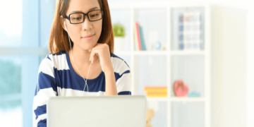 Trung tâm LANGMASTER có những khóa học Tiếng Anh giao tiếp nào phù hợp cho người đi làm bận rộn?