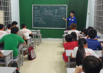 Học tiếng Anh miễn phí ở đâu tại nhà tiện lợi, khám phá các cách học siêu đơn giản.