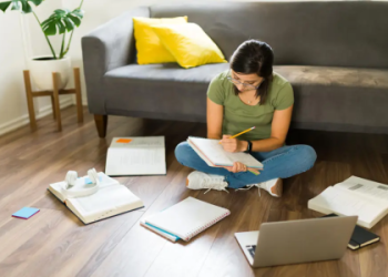 Tự học tiếng Anh ở nhà: Bí quyết đơn giản, ai cũng học được ngay.