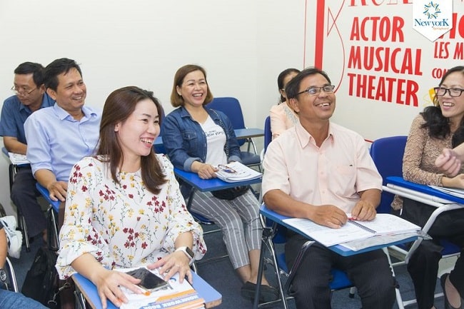 Lớp học tiếng Anh cho người lớn tuổi TPHCM nào tốt, dễ học?