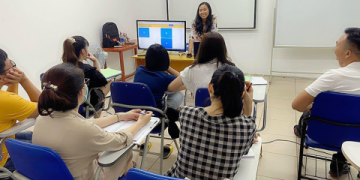 Trung tâm học tiếng anh cho người đi làm: Học ở đâu để nhanh giỏi?