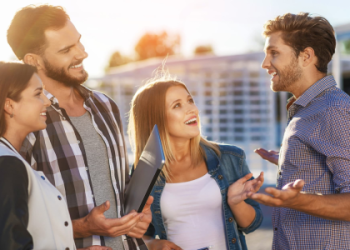 Học tiếng anh giao tiếp cho người lớn cấp tốc, nói lưu loát cực dễ dàng.