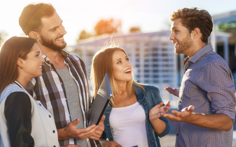 Học tiếng anh giao tiếp cho người lớn cấp tốc, nói lưu loát cực dễ dàng.