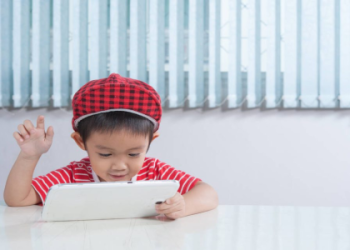 Con Yếu Tiếng Anh? Mách mẹ cách học tiếng anh online cho học sinh cấp 2 hiệu quả bất ngờ.