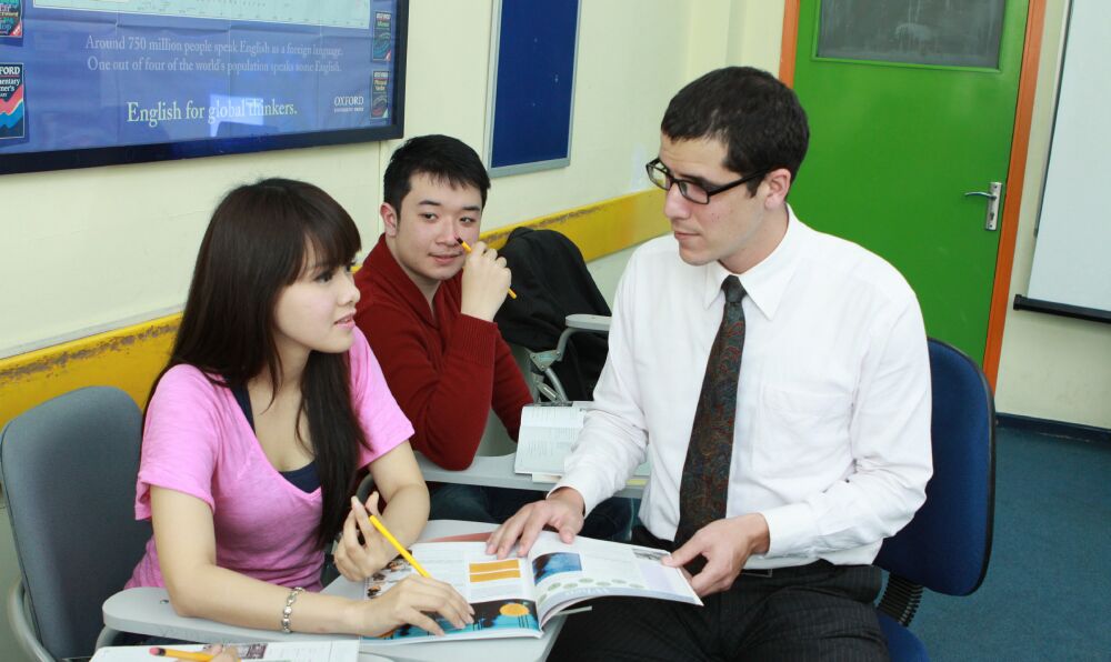 Học tiếng Anh với giáo viên nước ngoài: Phát âm chuẩn, nói hay như người bản xứ.