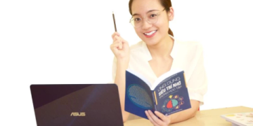 Trung tâm dạy tiếng Anh giao tiếp cho người đi làm bận rộn học cuối tuần.