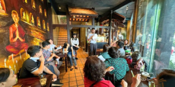 Tiếng Anh cho người lớn tuổi: Học dễ dàng, ai cũng học được ngay.