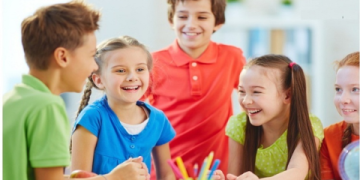 Bí quyết học tiếng Anh online cho bé 4 tuổi hiệu quả, giúp con phát âm chuẩn.