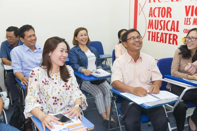 Cách dạy tiếng Anh cho người lớn tuổi: Người già học cũng hiểu, nói được ngay.