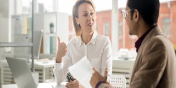 Người đi làm bận rộn vẫn giỏi tiếng Anh? Khám phá lớp học tiếng Anh online cho người đi làm.