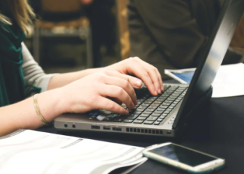 Tuyệt chiêu nói tiếng Anh hay: chương trình học tiếng anh miễn phí.