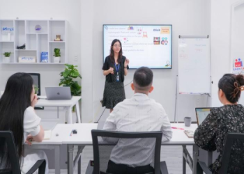 Cần cải thiện giao tiếp? học tiếng anh trực tuyến 1 kèm 1 rất ổn.