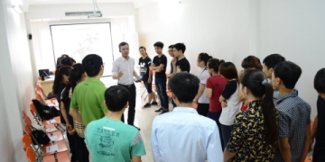 Tìm trung tâm dạy giao tiếp tiếng Anh? Bí kíp luyện nói tiếng Anh cho người mới bắt đầu.