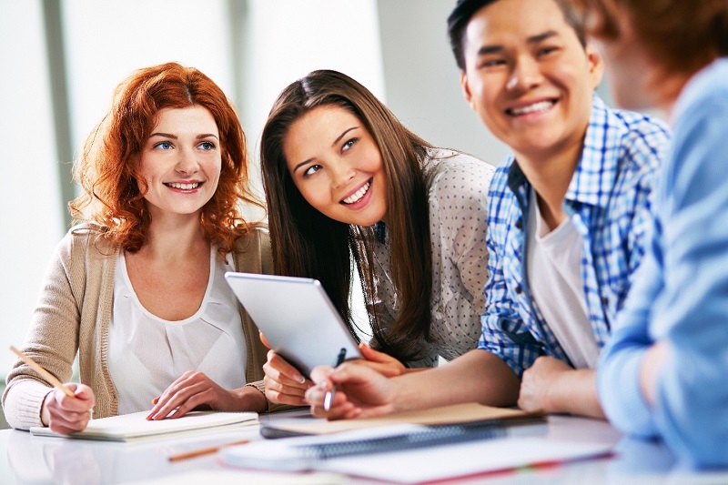 Trường dạy tiếng Anh cho người lớn tốt nhất – Học xong nói tiếng Anh vèo vèo.