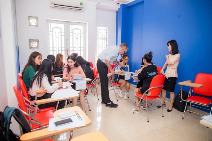 Lớp học tiếng Anh cho người lớn tuổi ở Hà Nội: Học ở đâu hiệu quả nhất?